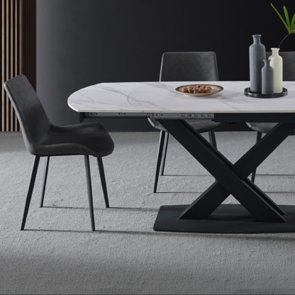 VUKA 拉伸岩板餐檯