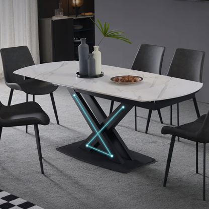 VUKA 拉伸岩板餐檯