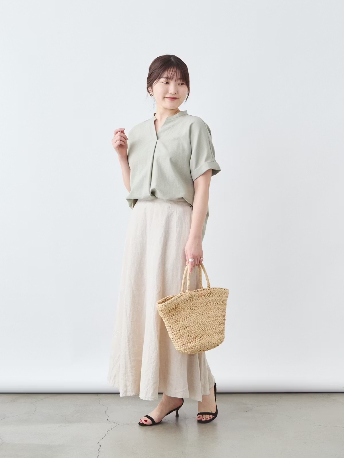 リネンライクブラウス
