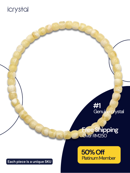 Rusia White Flower Beeswax Drum Bracelet