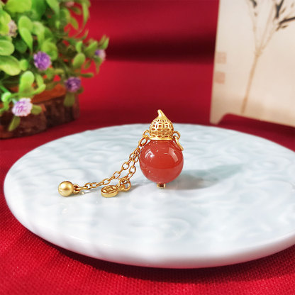 17 July - Agate Hulu Pendant
