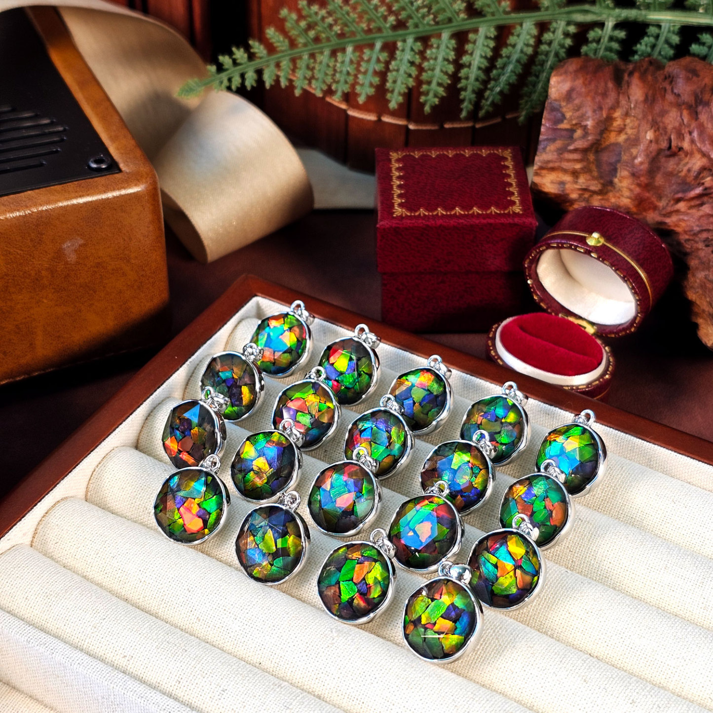 17 Apr - 15mm Ammolite Pendant