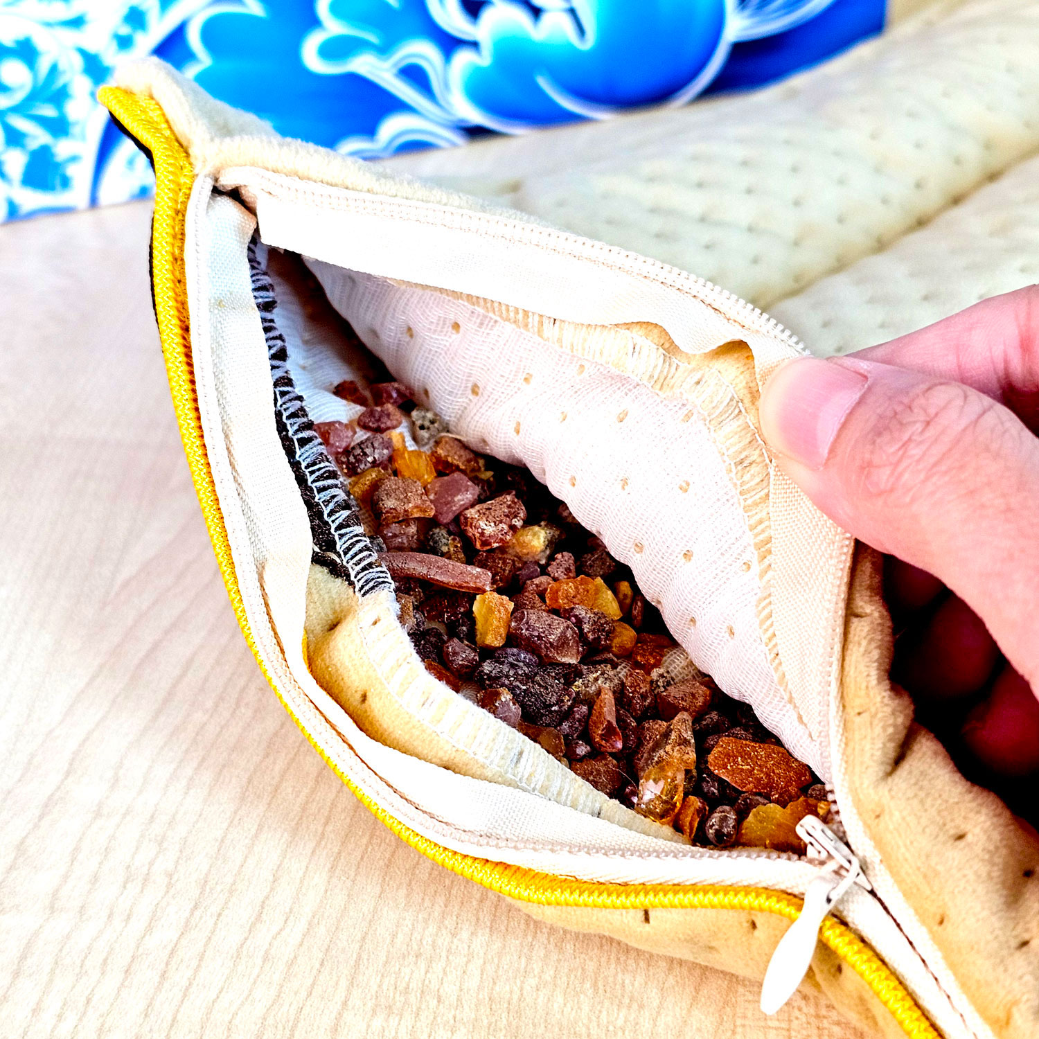 23 Apr - Amber Pillow