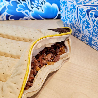 23 Apr - Amber Pillow