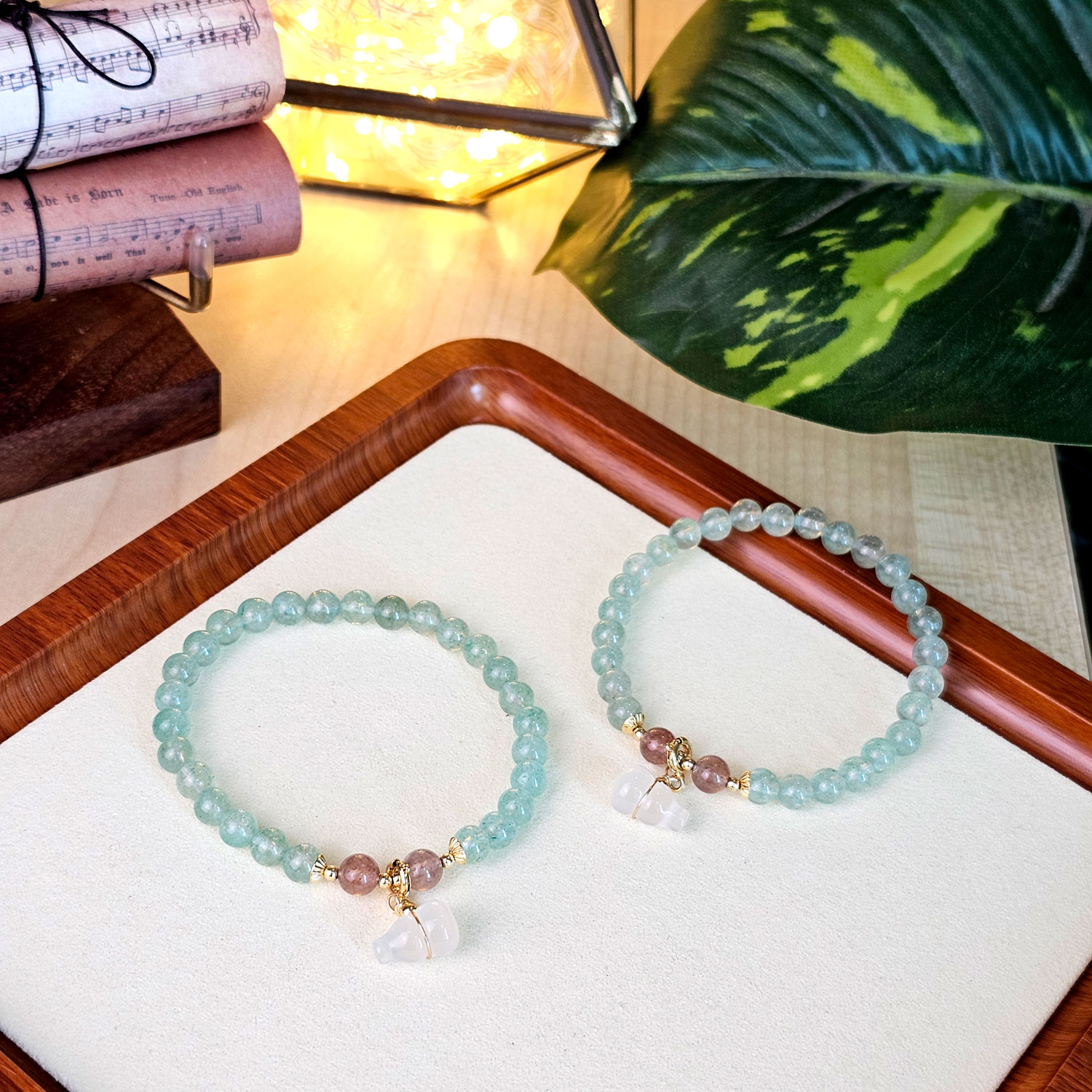 21 Jan - Green Strawberry Stone with Hulu Bracelet