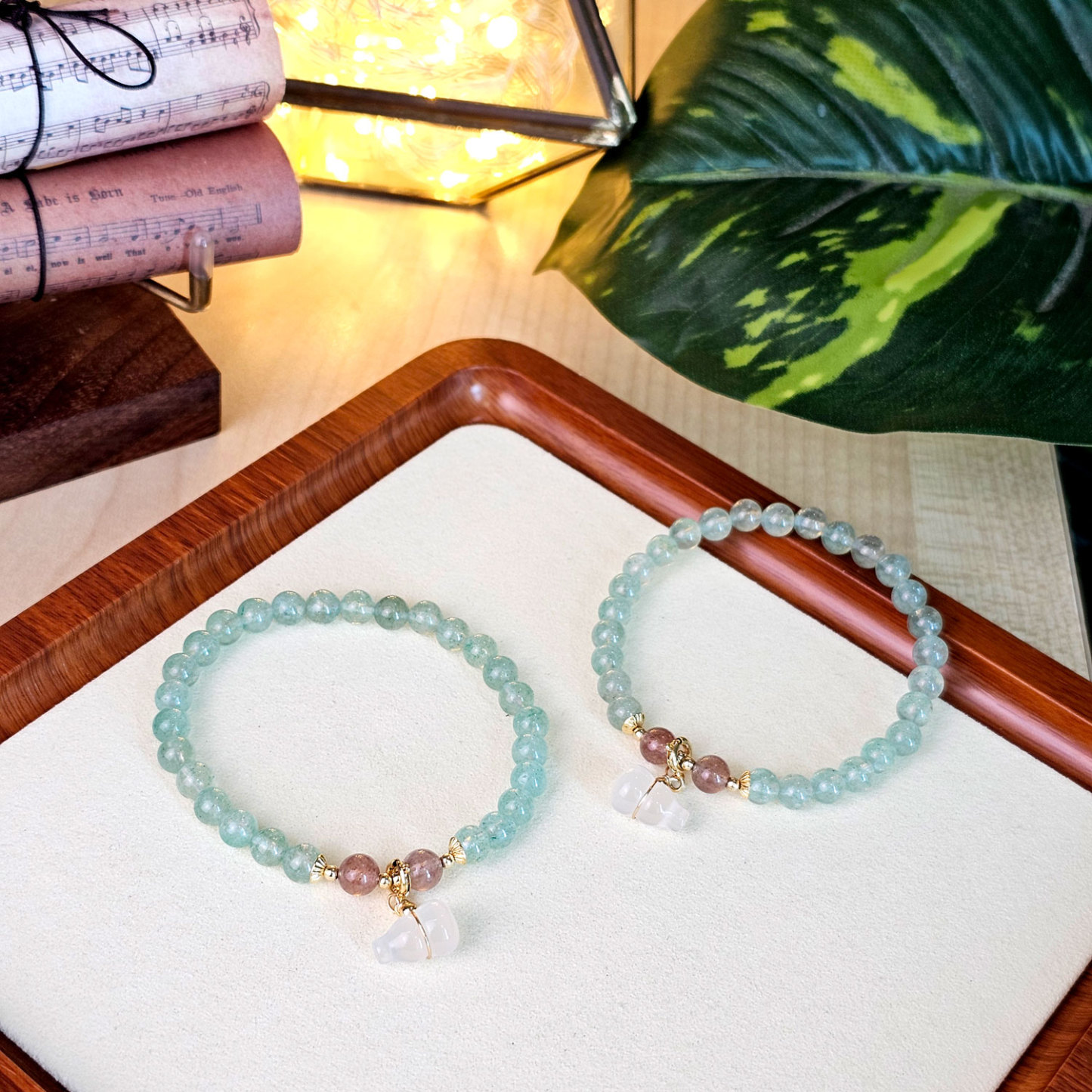 21 Jan - Green Strawberry Stone with Hulu Bracelet