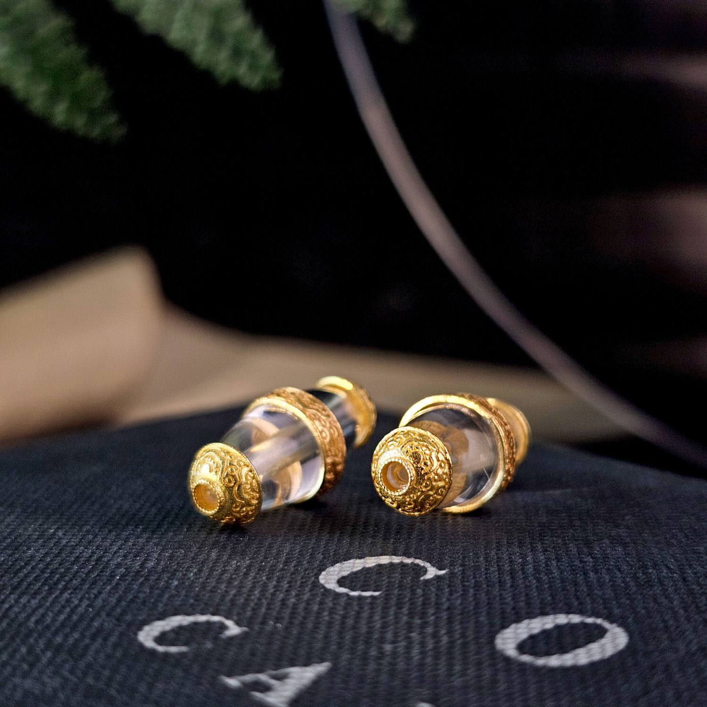 28 janClear Quartz Charm