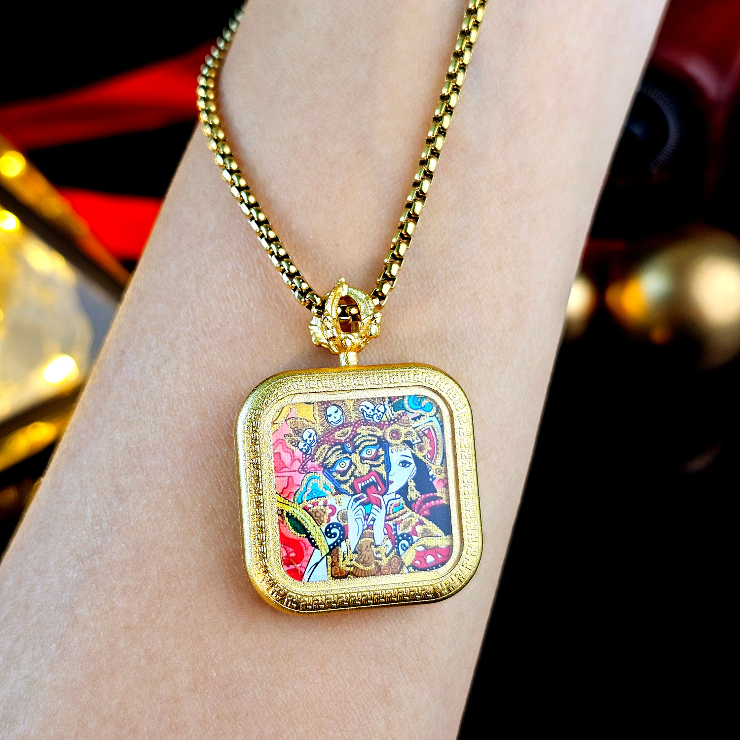 13 Feb - Zashi Lahmo Square Necklace Set