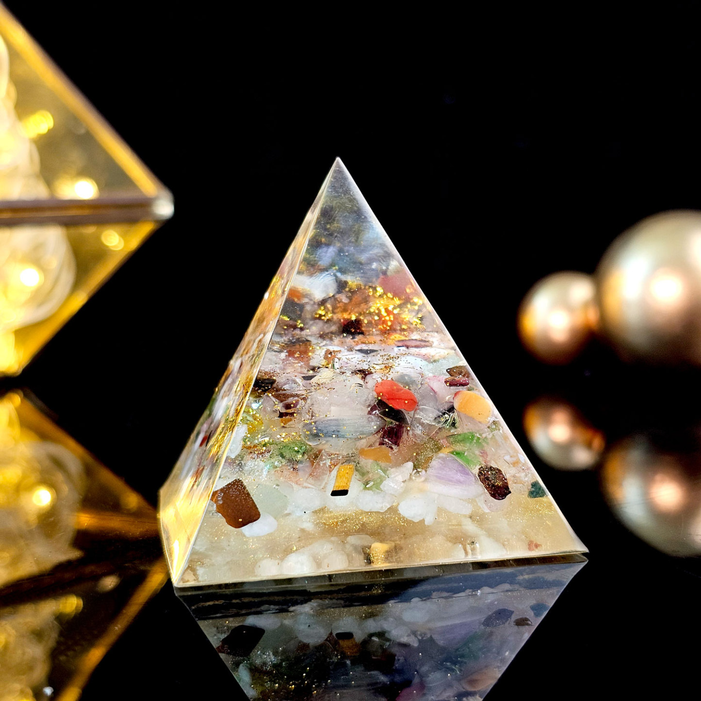 10 Feb - Pyramid Deco