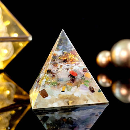 10 Feb - Pyramid Deco