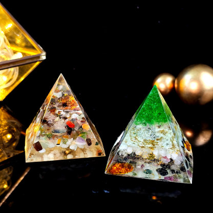 10 Feb - Pyramid Deco