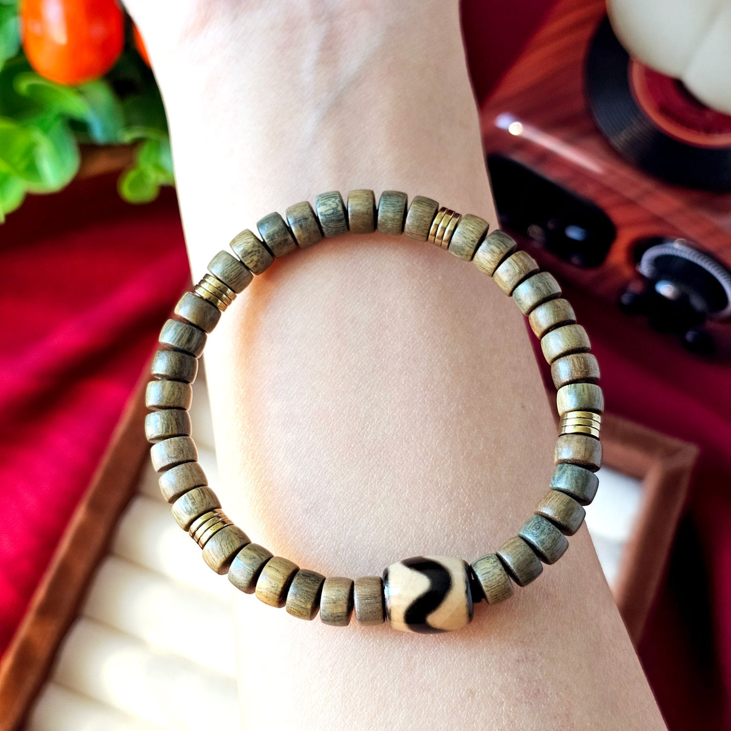 19 Mar - Wood with Tiger Tooth Dzi Bracelet