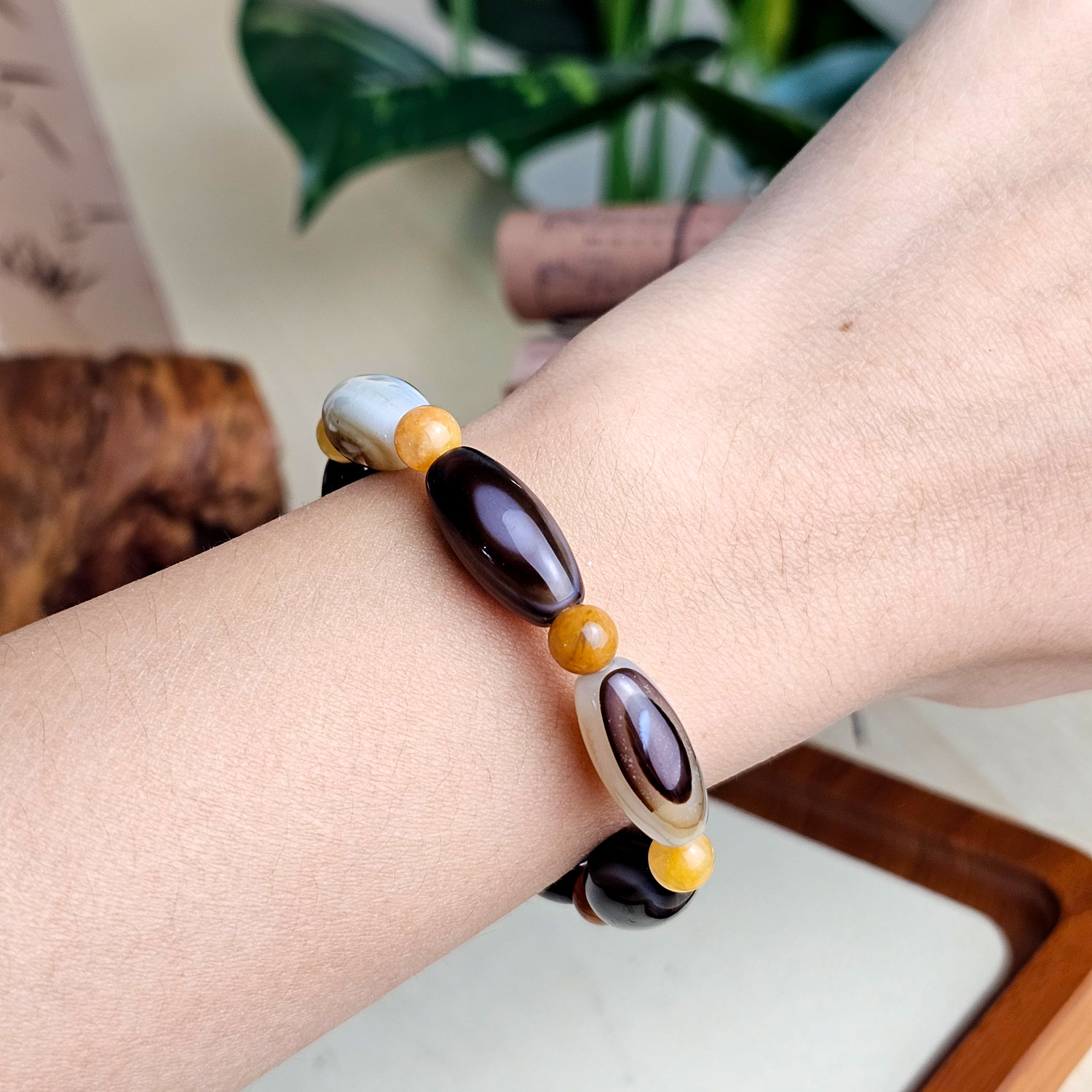 18 Mar - Agate Bracelet
