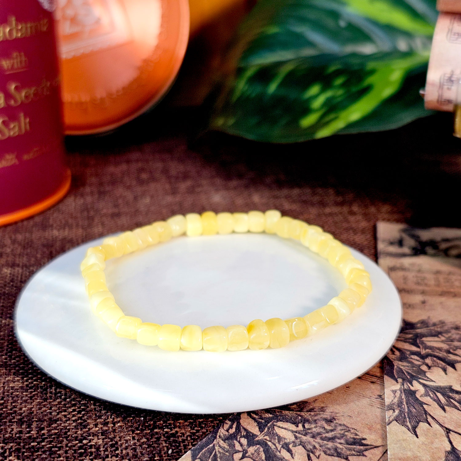 25 Mar - Russia White Flower Amber Cube Bracelet 