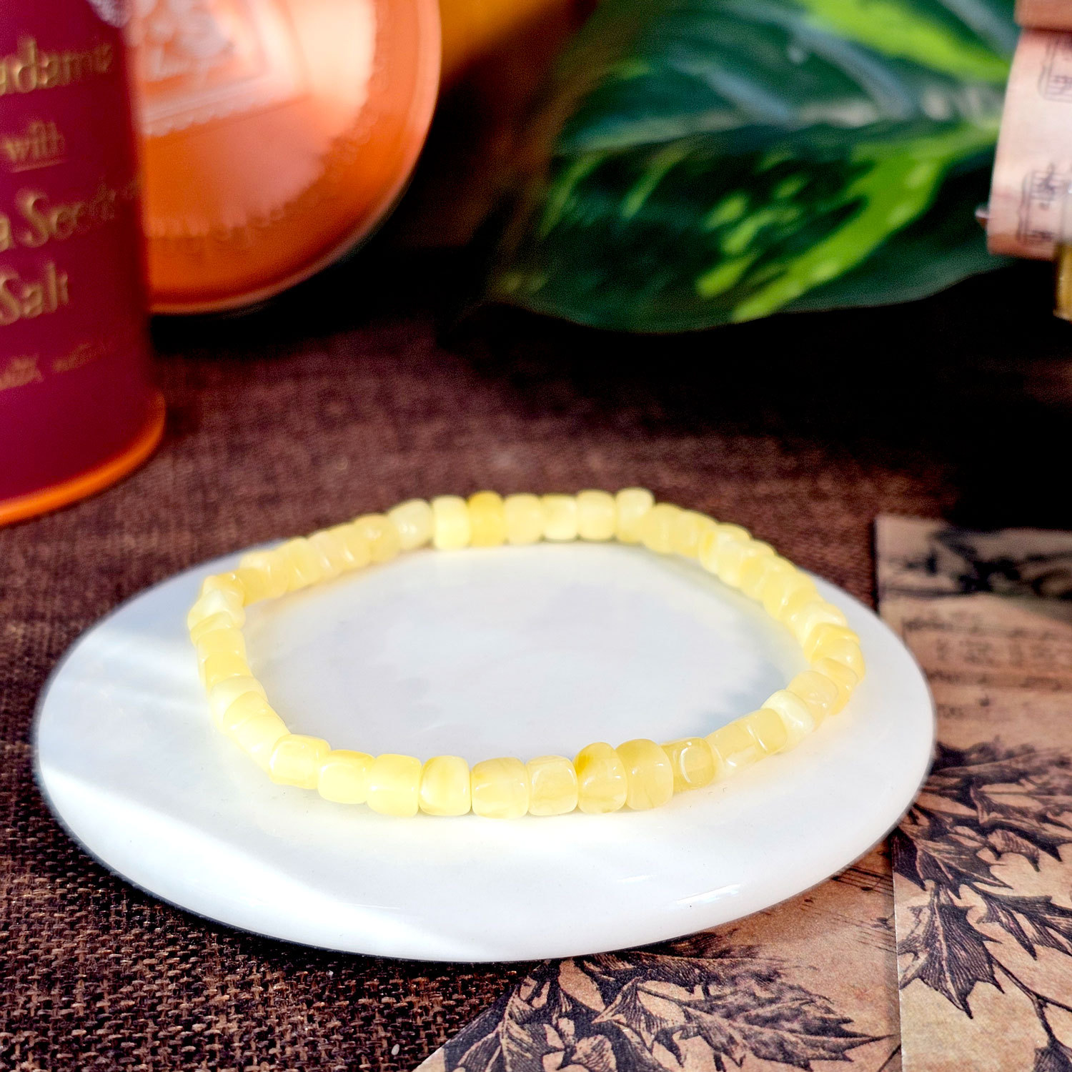 25 Mar - Russia White Flower Amber Cube Bracelet 