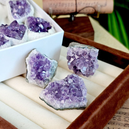 6 Apr - Amethyst Stone Box