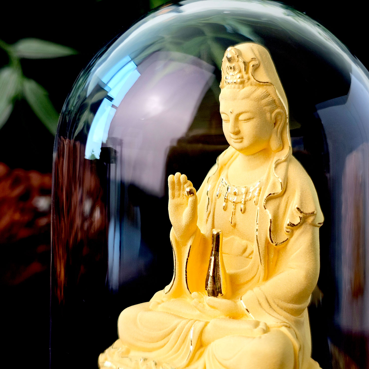 9 Apr - Gold Ornament