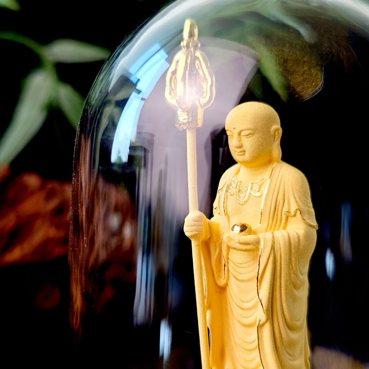 9 Apr - Gold Ornament