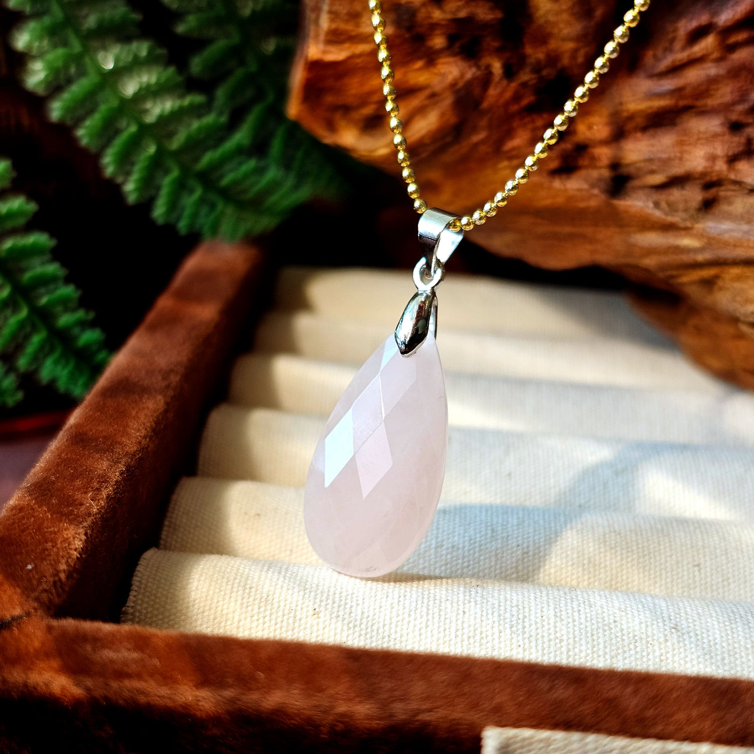 9 APR - Rose Quartz Pendant 【Buy 1 Free 1】
