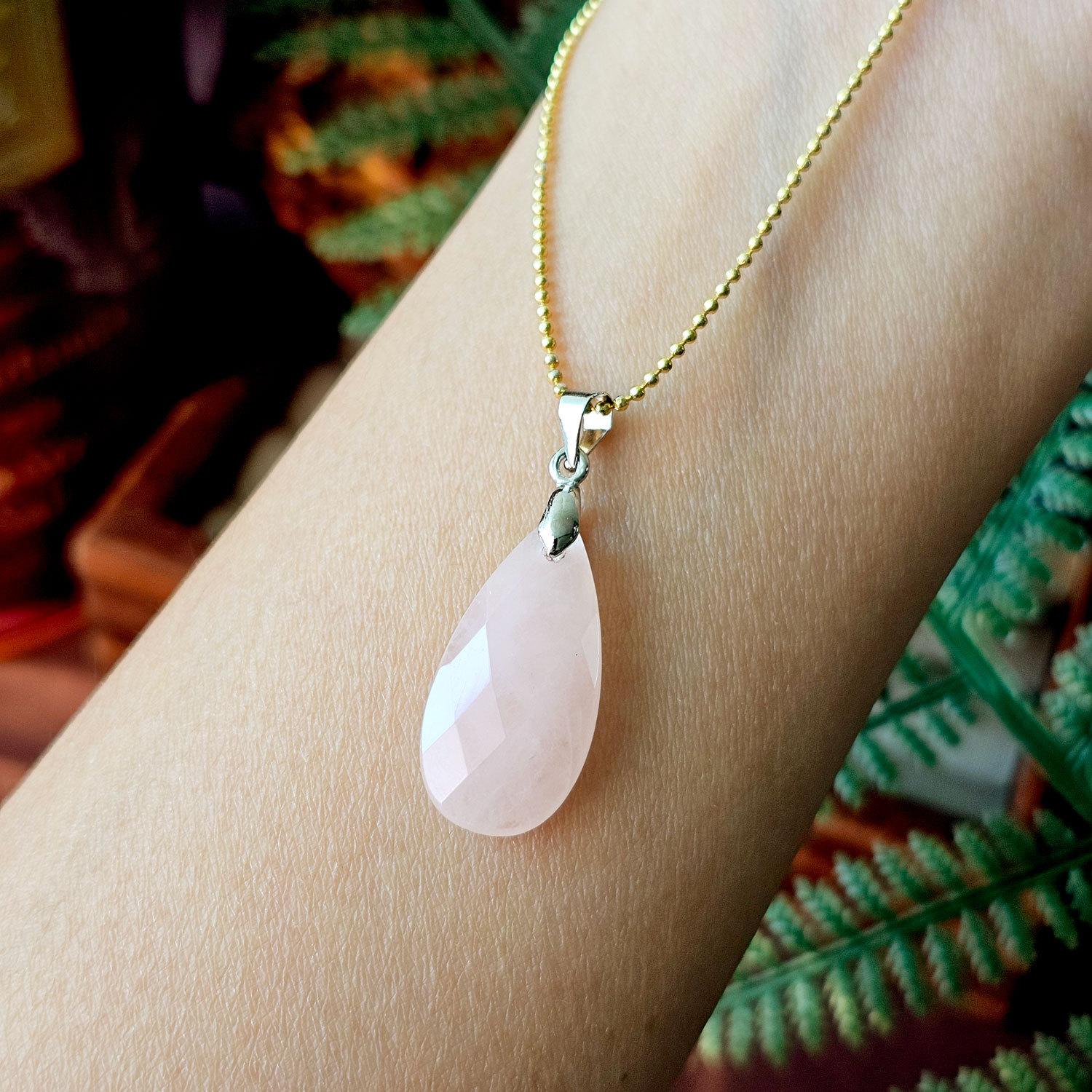 9 APR - Rose Quartz Pendant 【Buy 1 Free 1】