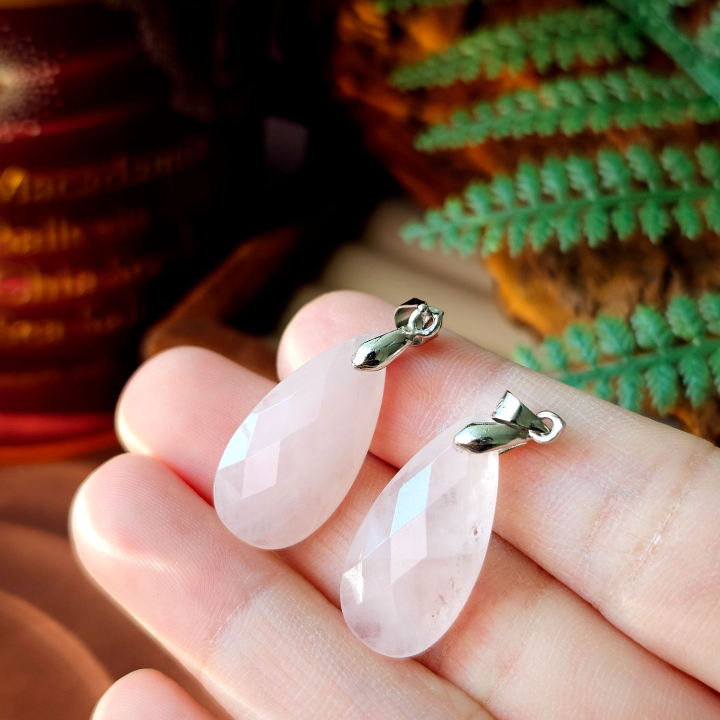 9 APR - Rose Quartz Pendant 【Buy 1 Free 1】