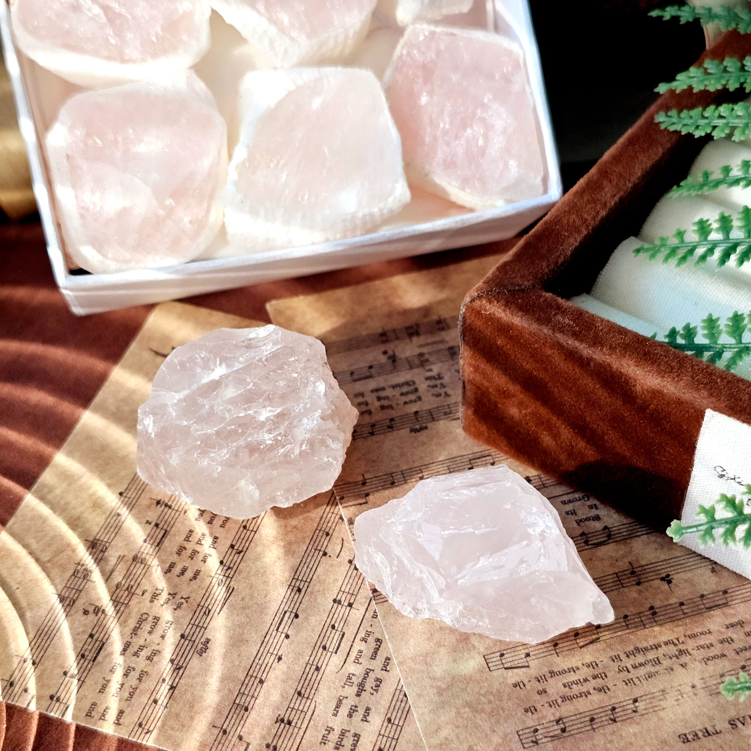 20 Apr - Rose Quartz Raw Stone Box