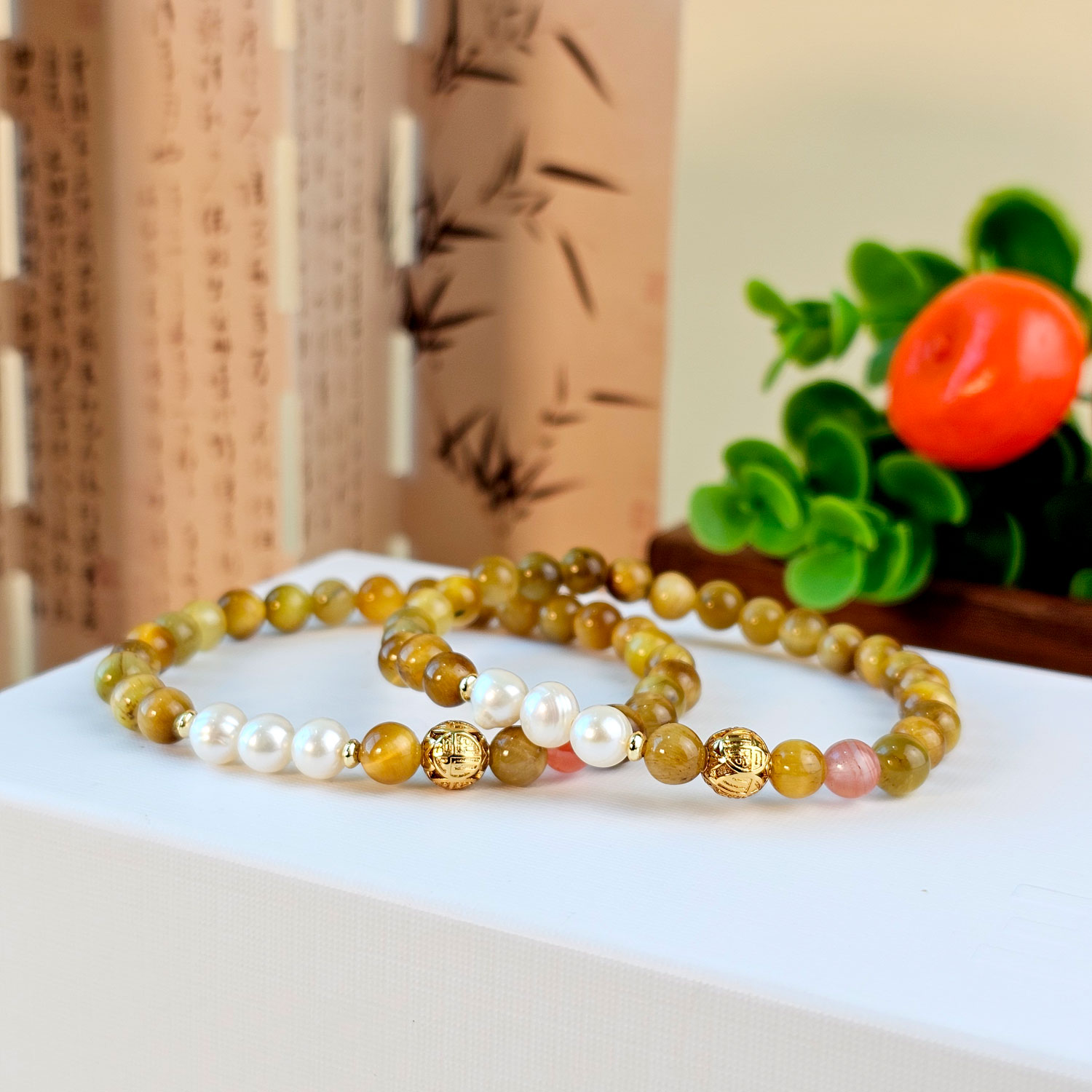 7 May - Tiger Eye with Pearl