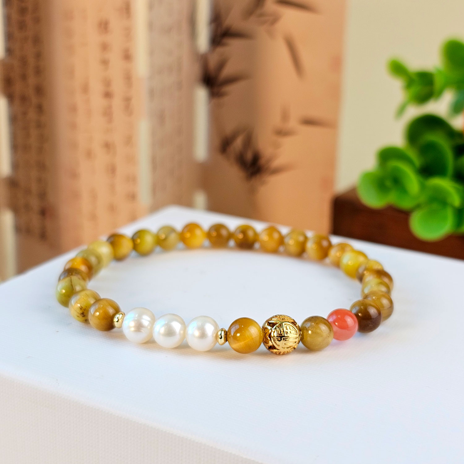 7 May - Tiger Eye with Pearl
