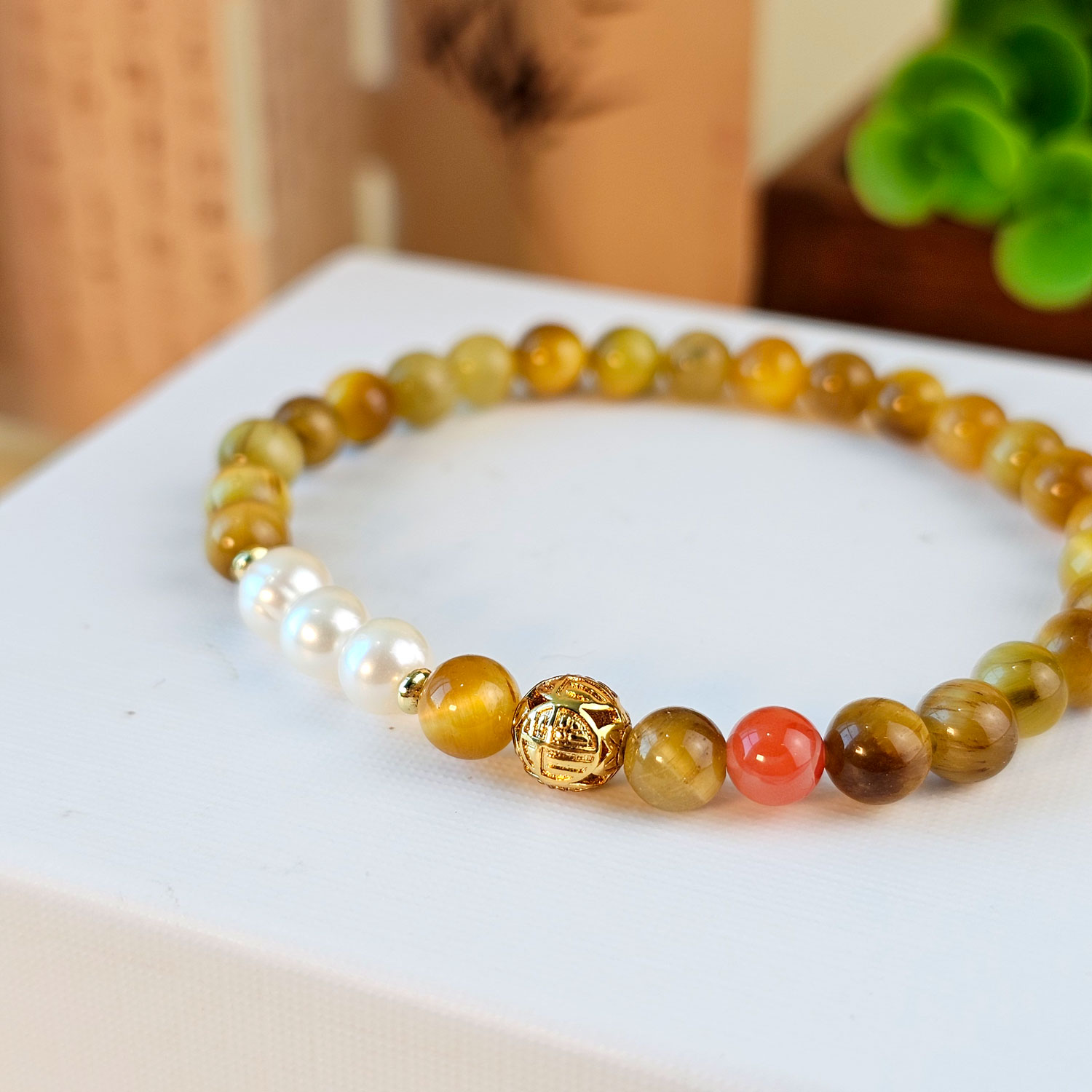 7 May - Tiger Eye with Pearl