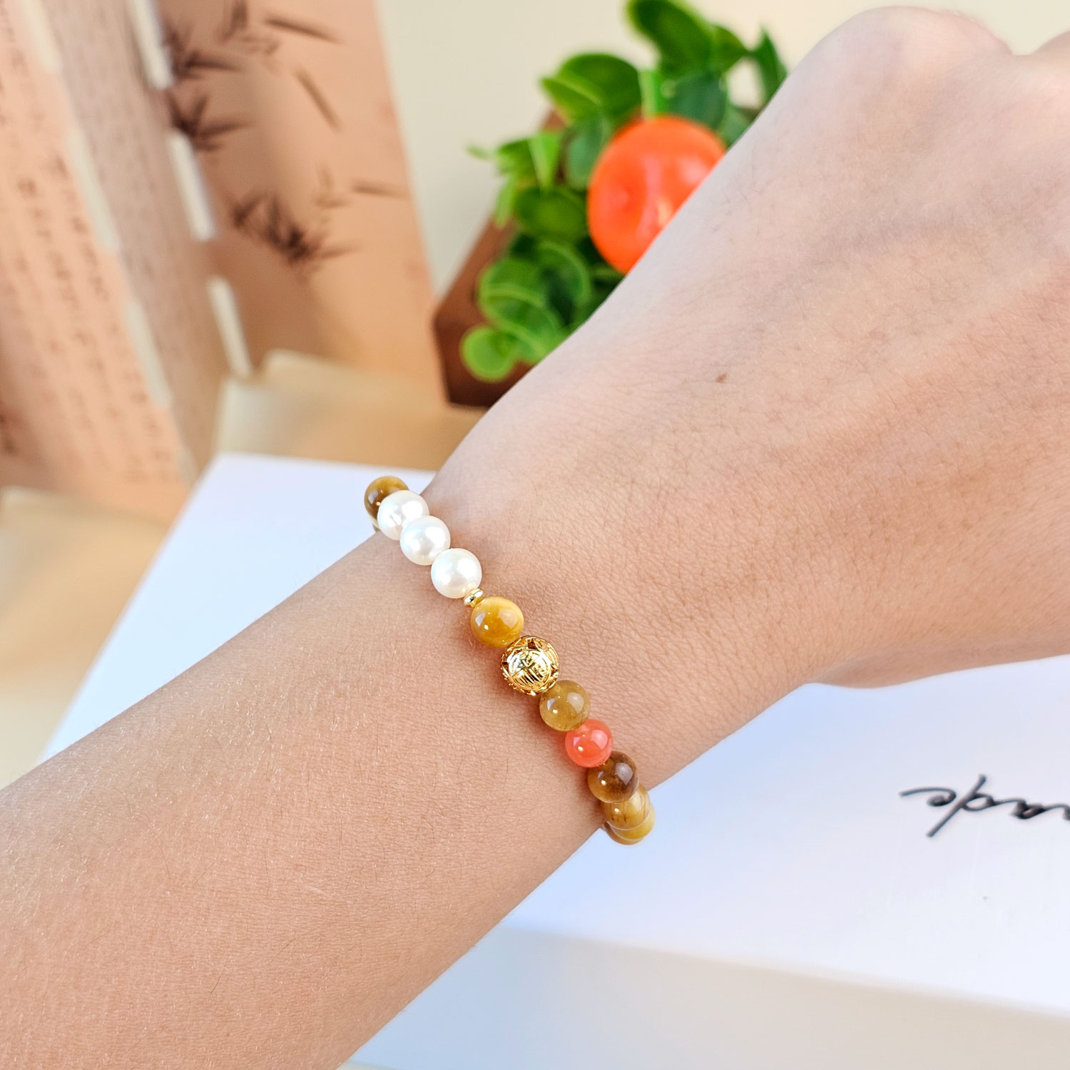 7 May - Tiger Eye with Pearl
