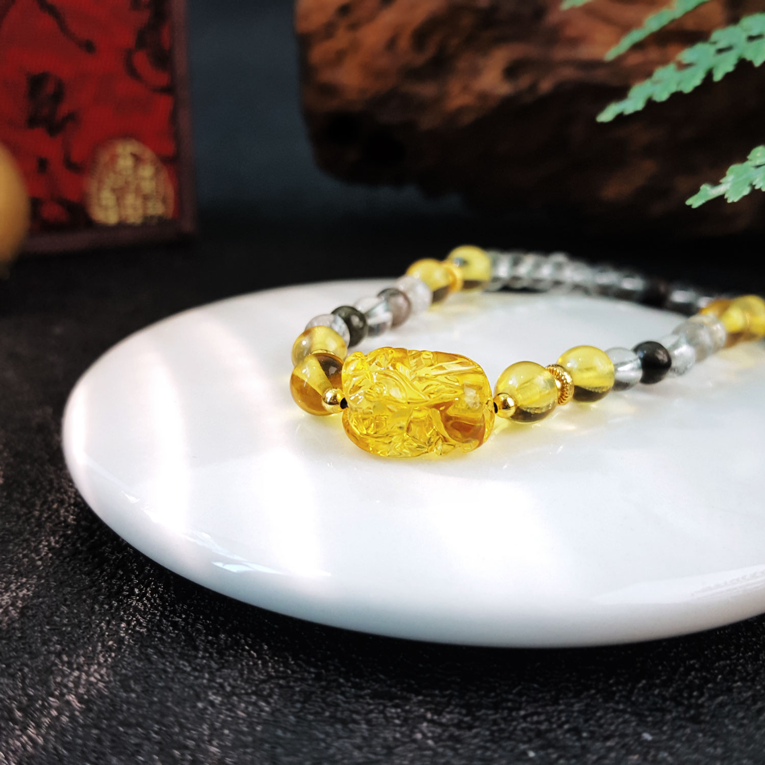20 Aug - Phantom With Amber Pi Xiu Design Long Bracelet