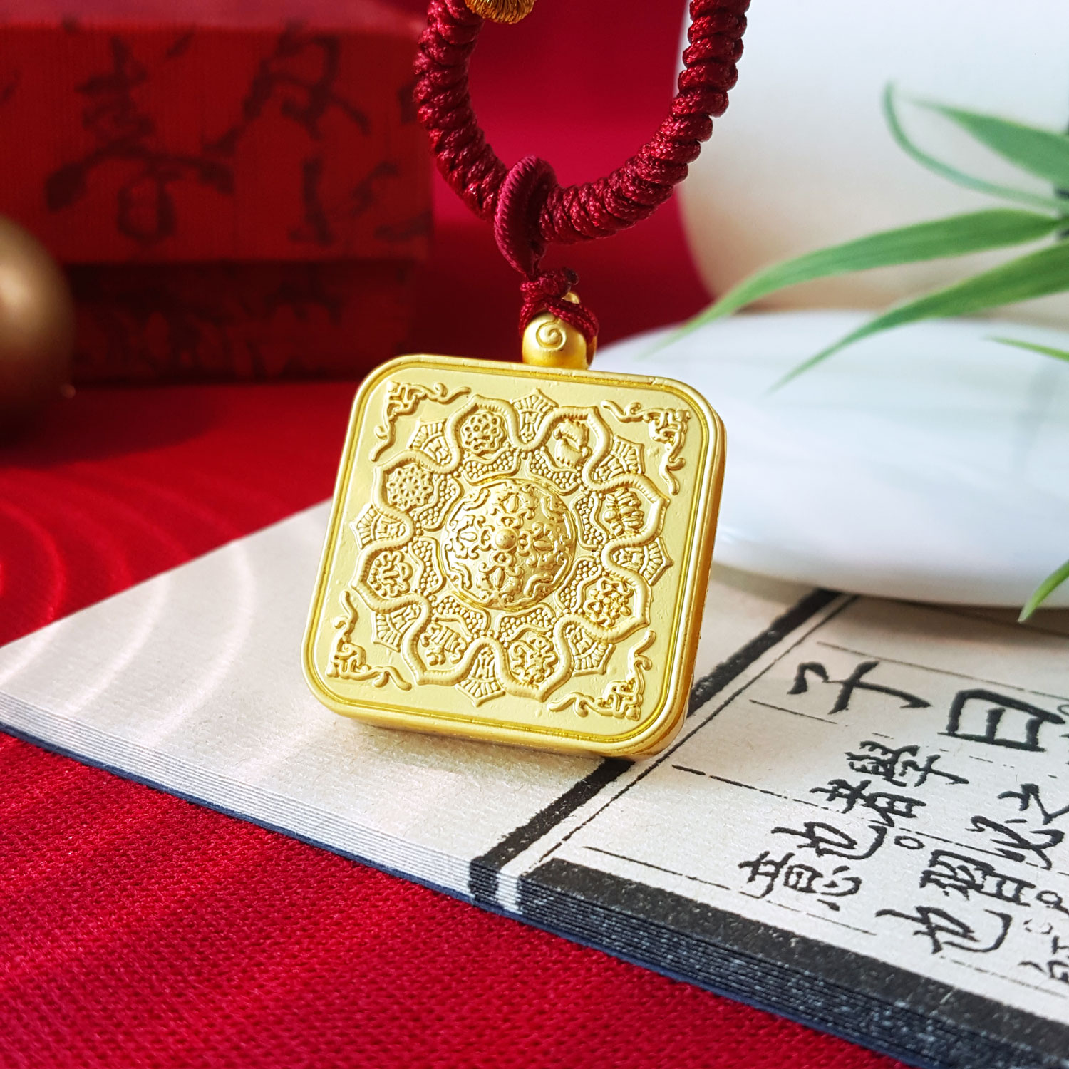 25 Aug - Zashi Lhamo Tangka Square Charm