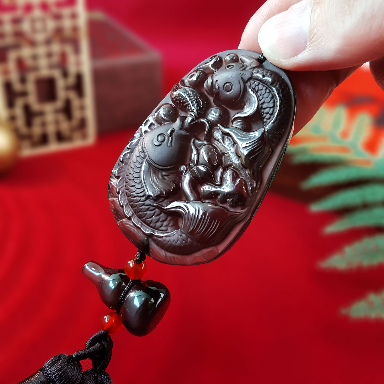 7 Sep - Iced Obsidian Double Fish Charm