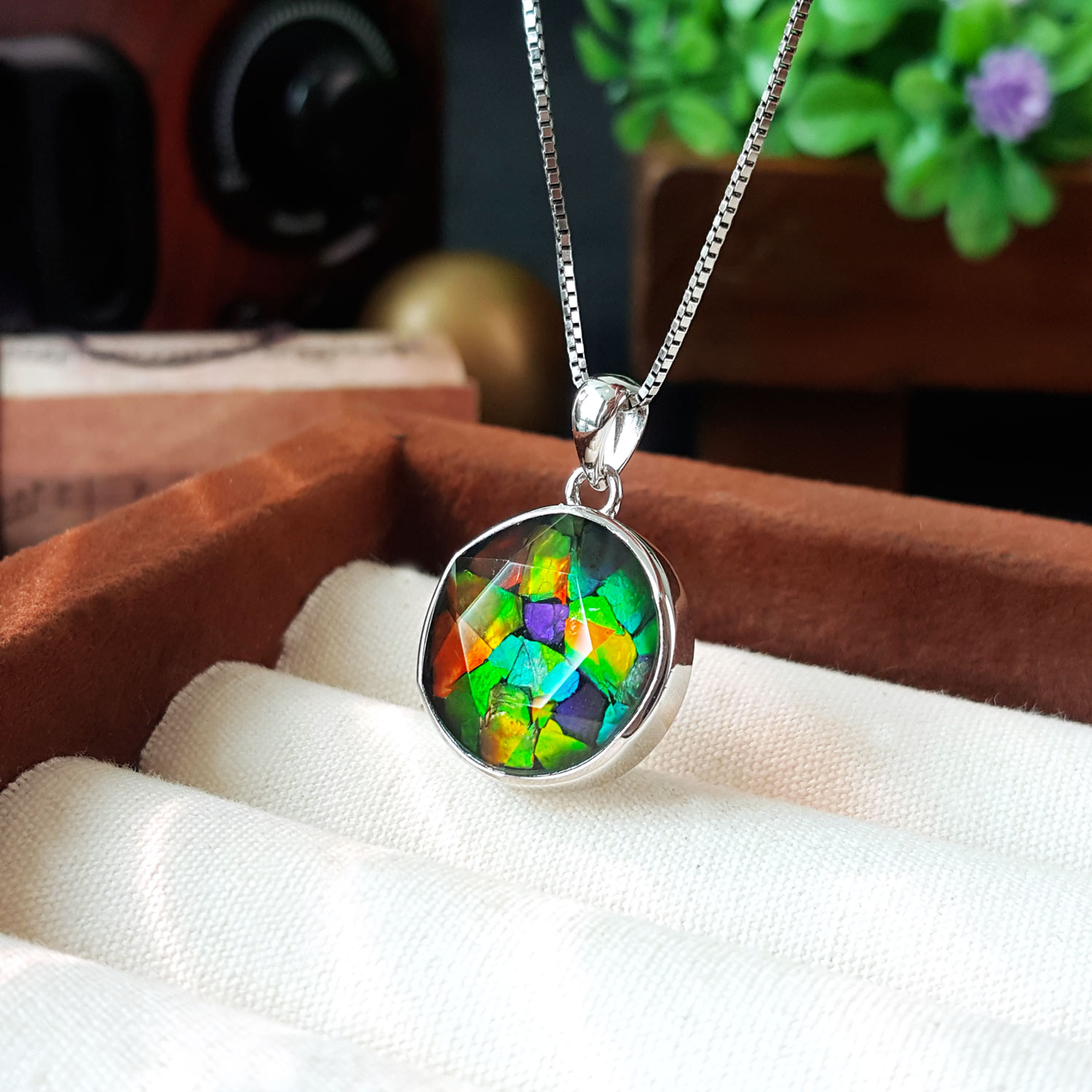 17 Sep - Cadana Ammolite Stitching David Star Pendant