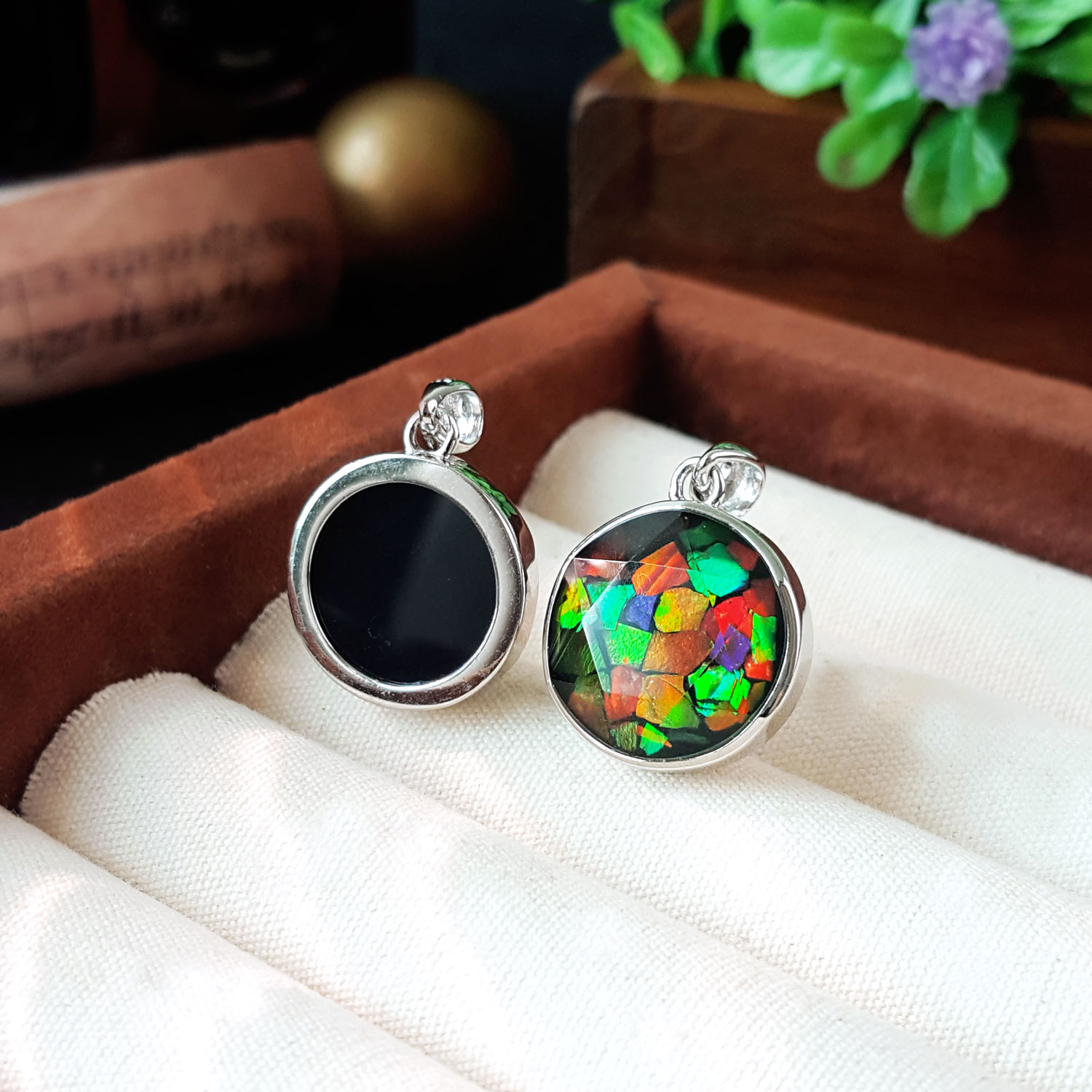 17 Sep - Cadana Ammolite Stitching David Star Pendant
