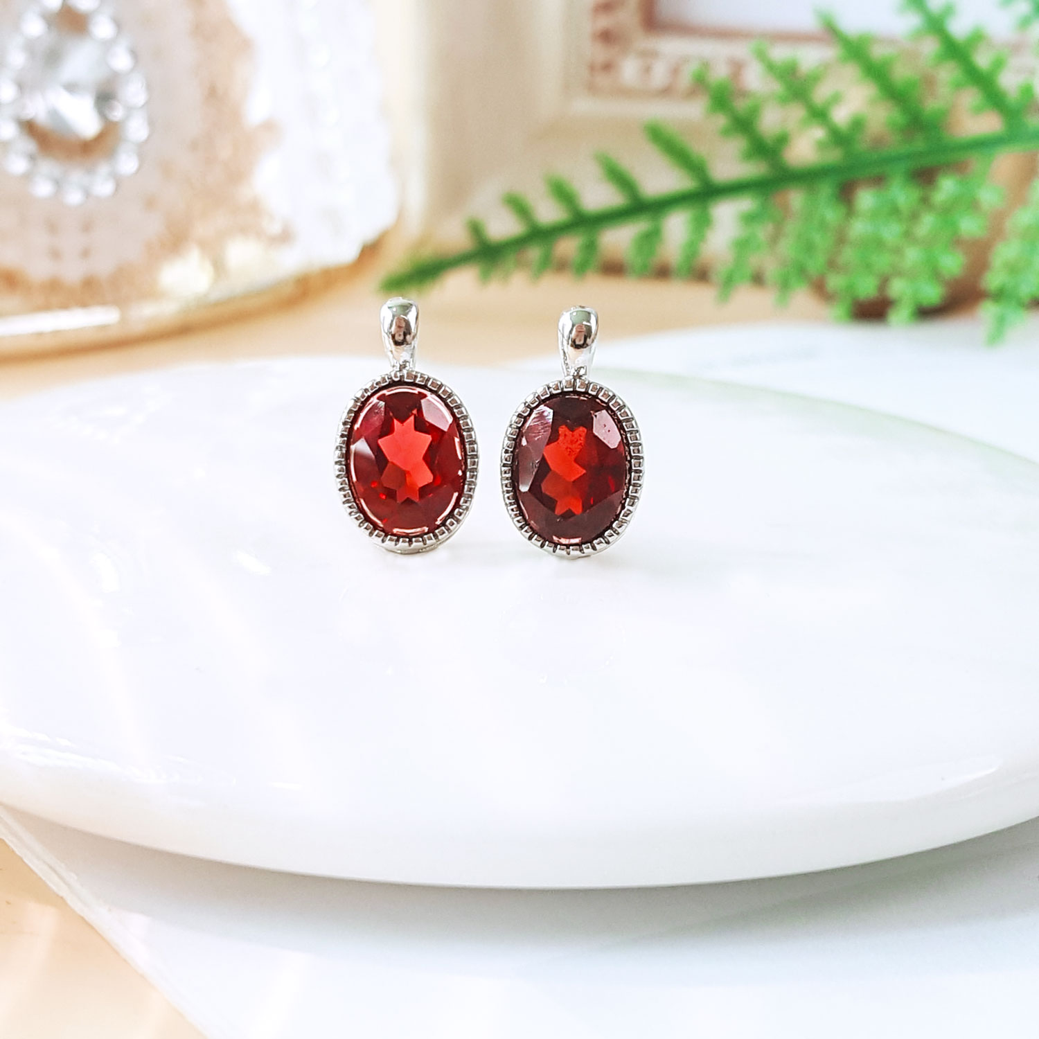 28 Sep - Oval Shape Pendant