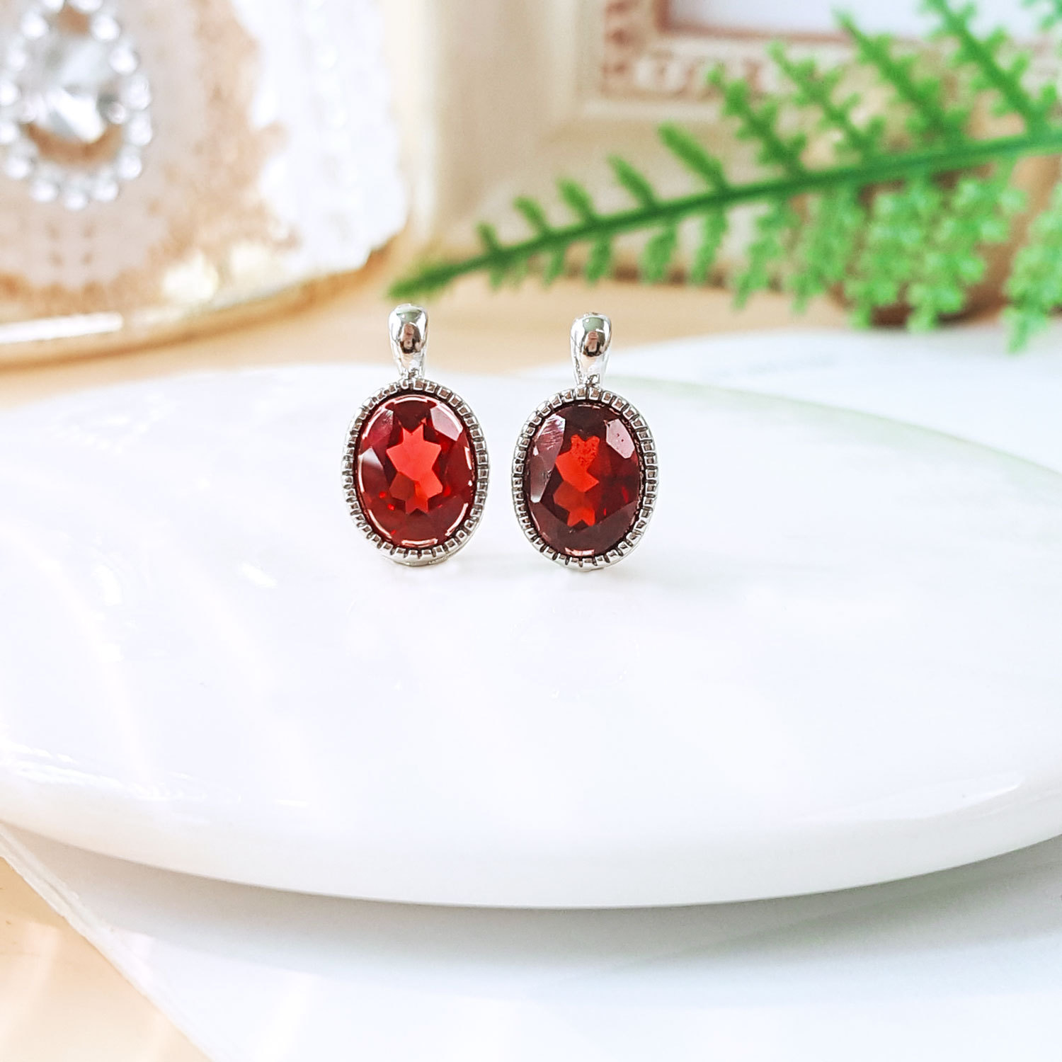 28 Sep - Oval Shape Pendant
