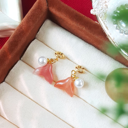 5 Oct - Pearl With Orange Agate Fish Tail Charm - Gold