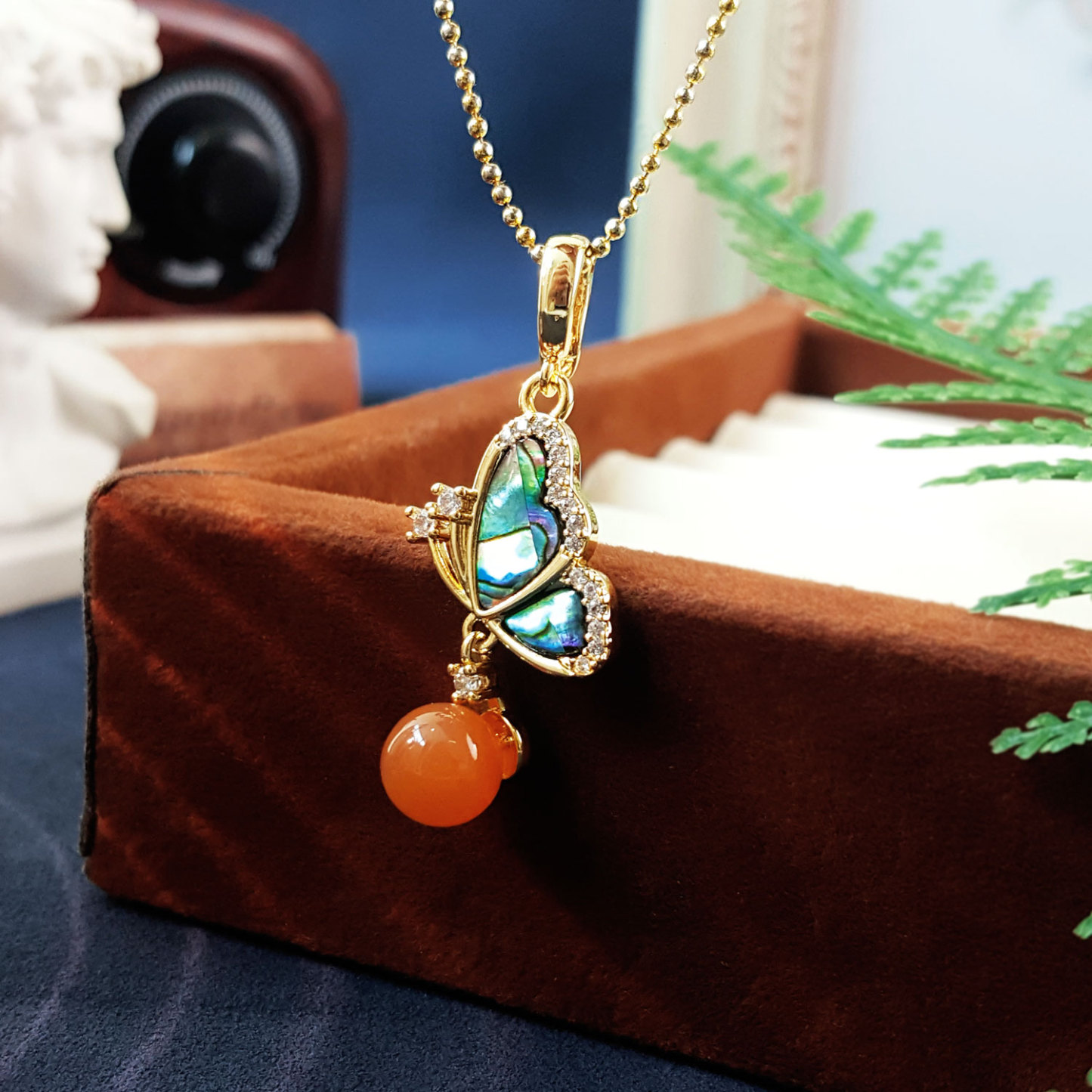 14 Oct - Crystal Pendant