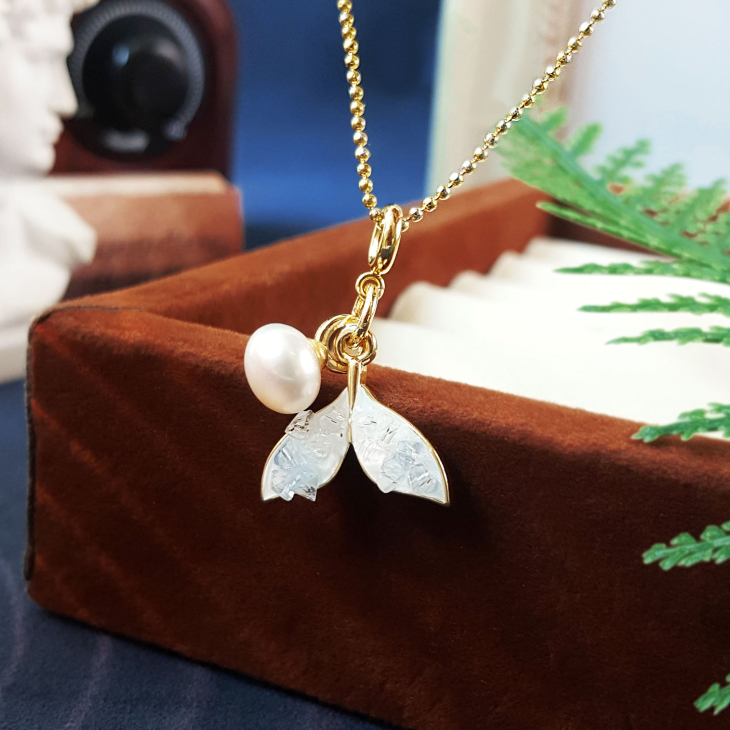 14 Oct - Crystal Pendant