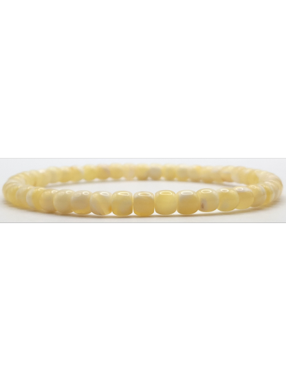 Rusia White Flower Beeswax Drum Bracelet