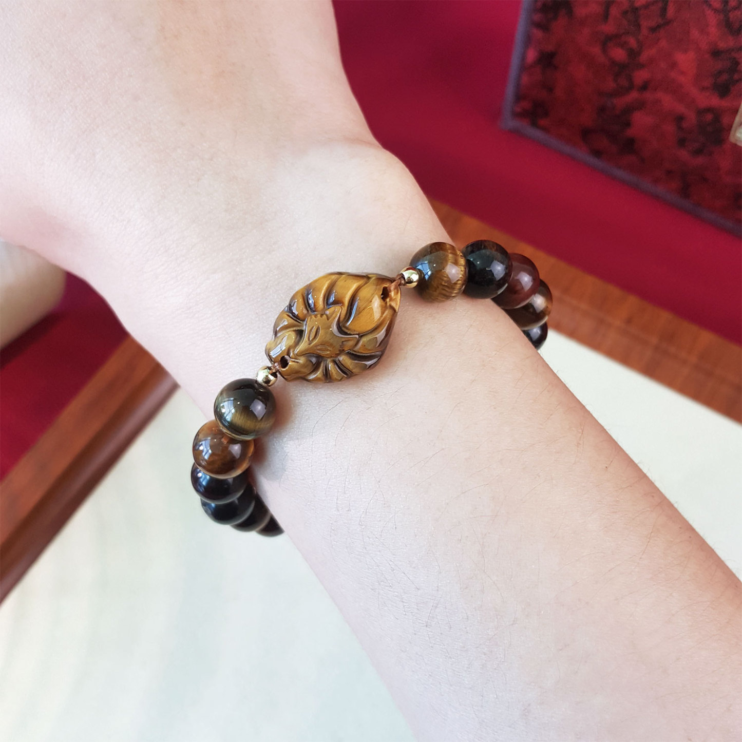 25 Jun - Mix Tiger Eye with Nine Tail Fox Design Bracelet