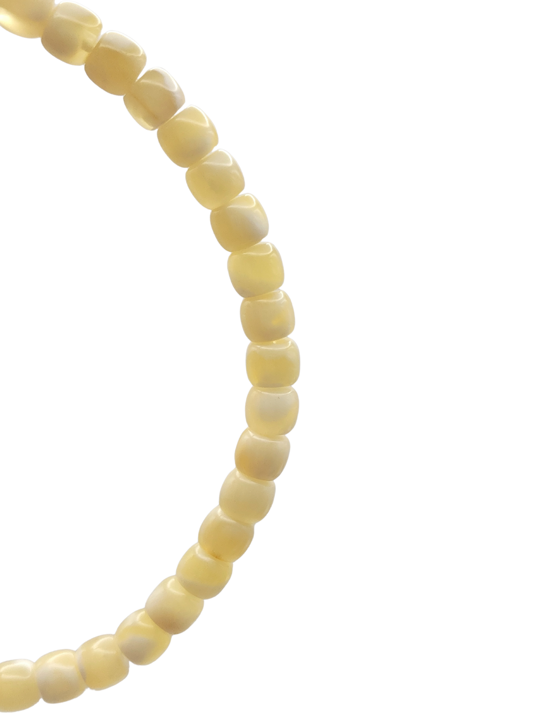 Rusia White Flower Beeswax Drum Bracelet