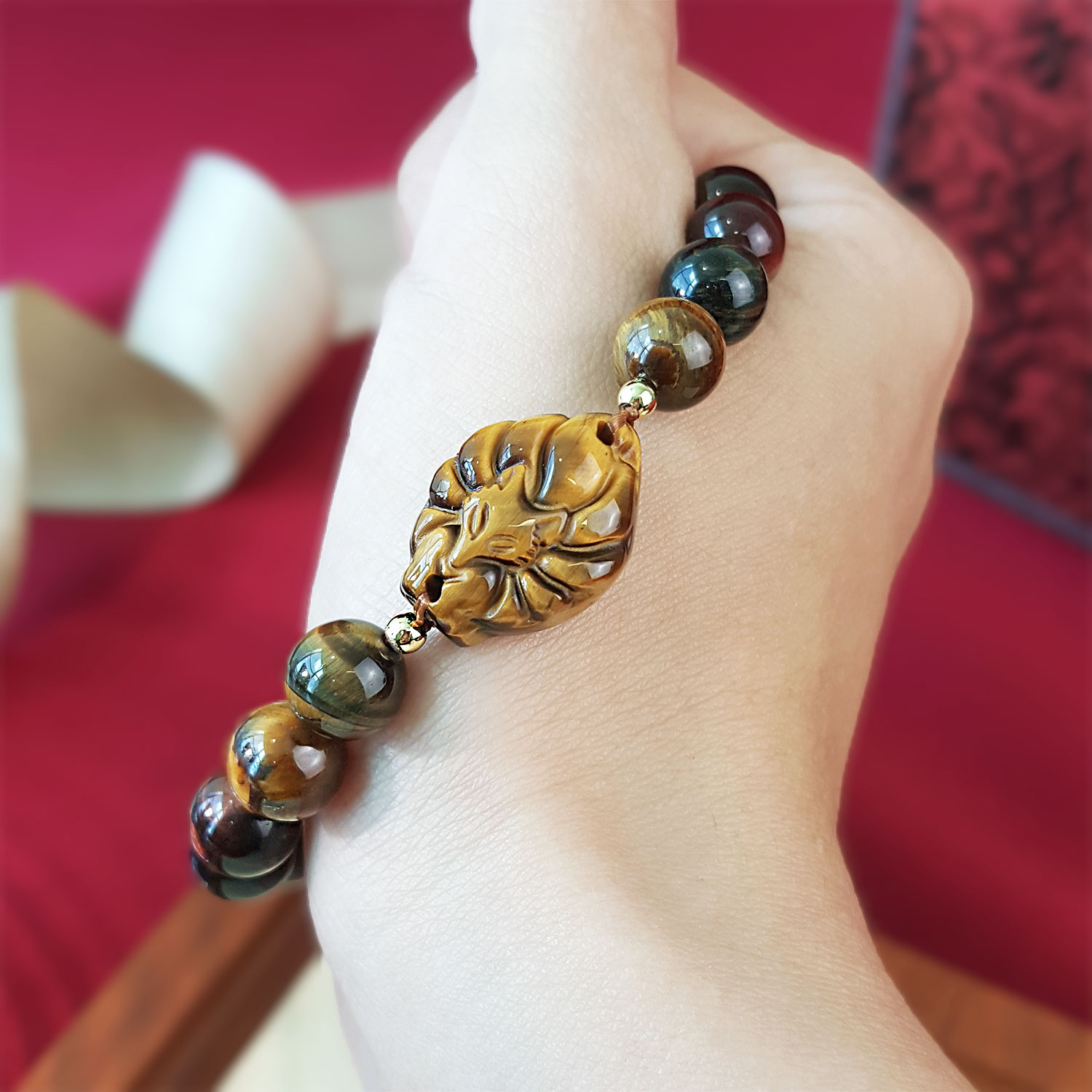 25 Jun - Mix Tiger Eye with Nine Tail Fox Design Bracelet