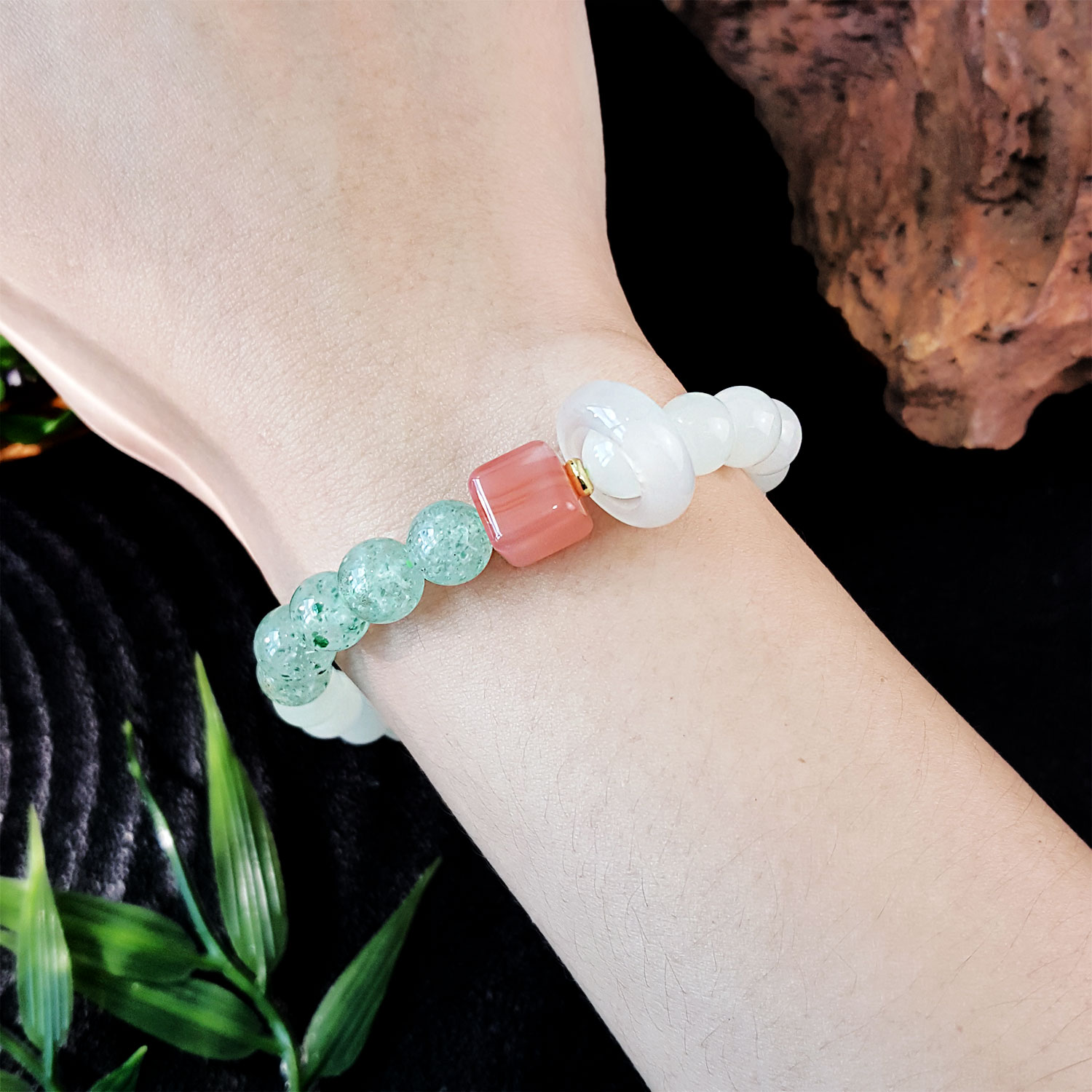 3 July - Pakistan Onyx & Green Strawberry Stone Dsign Bracelet
