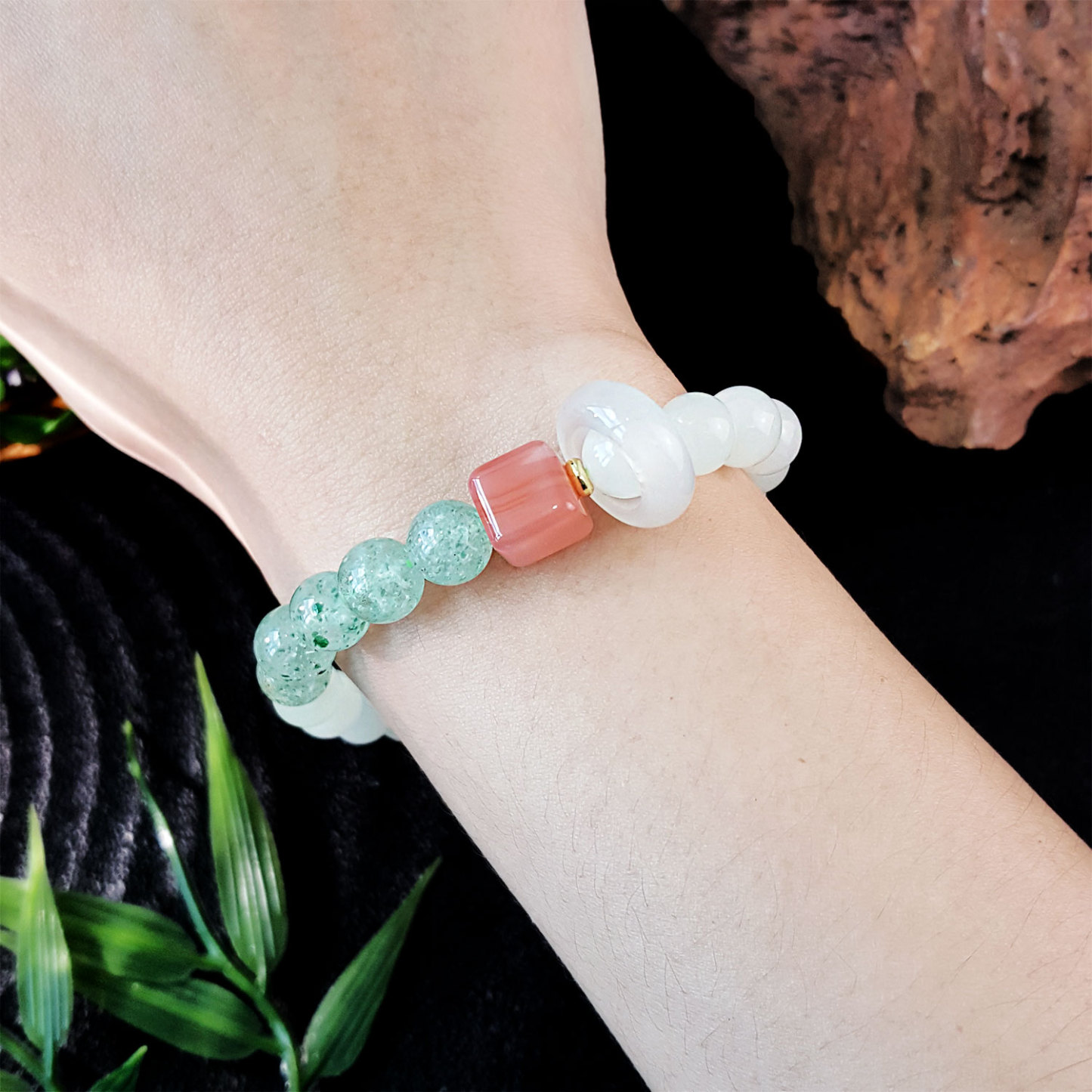 3 July - Pakistan Onyx & Green Strawberry Stone Dsign Bracelet