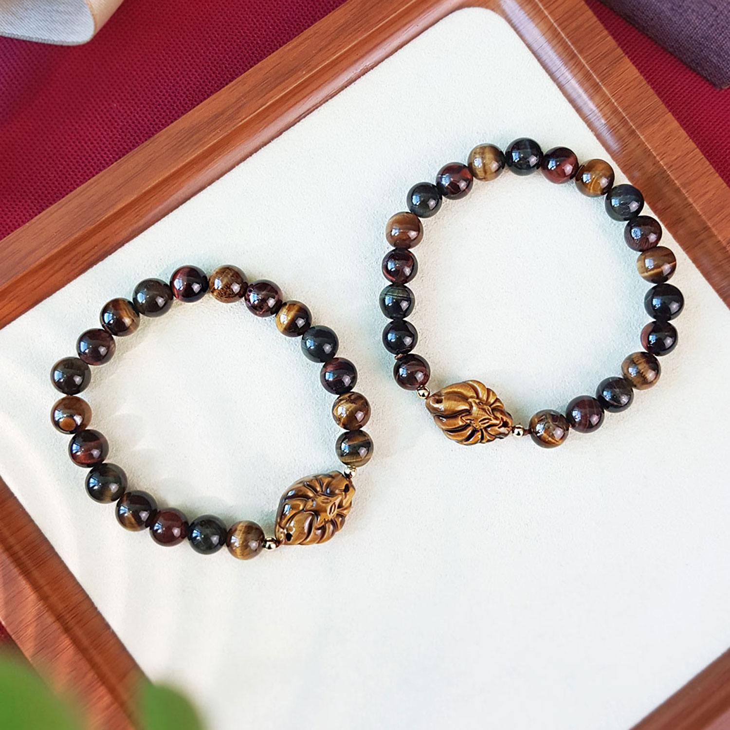 25 Jun - Mix Tiger Eye with Nine Tail Fox Design Bracelet