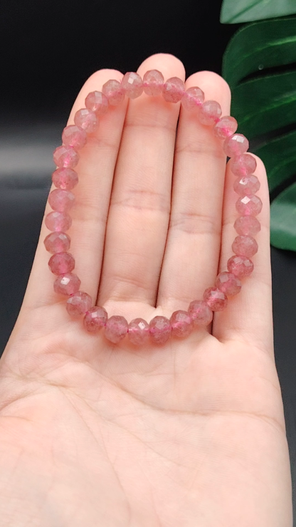 Strawberry Stone Stacked Cutting Bracelet