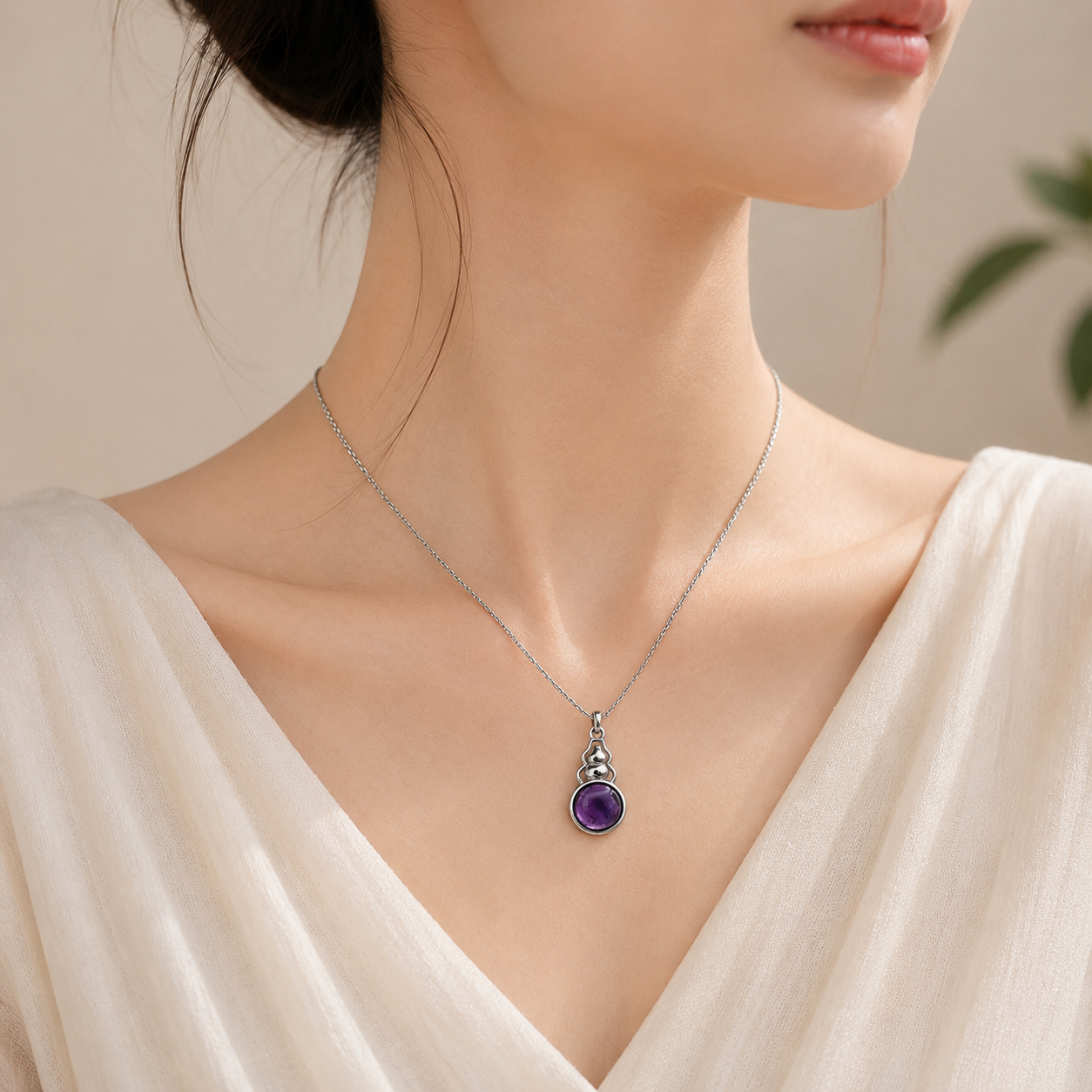Amethyst Hulu Streling White Gold Plated Pendant