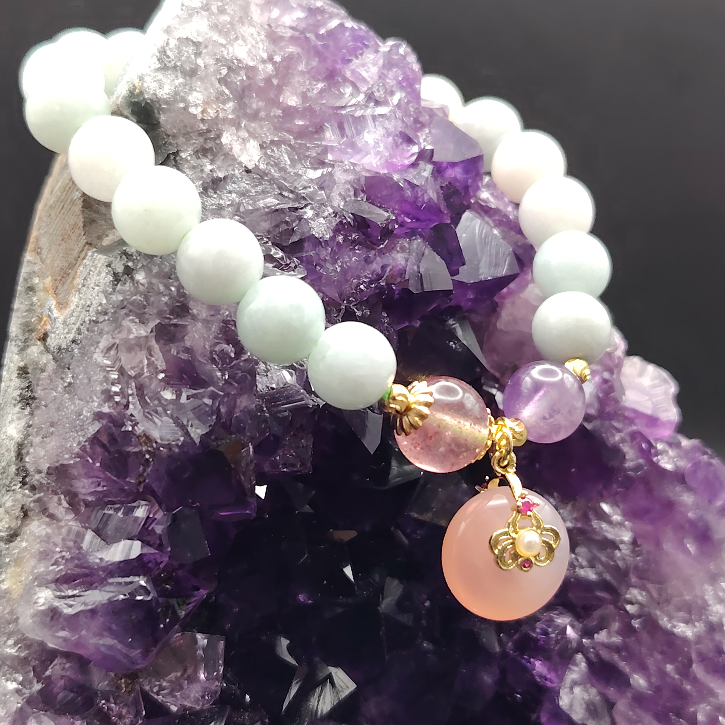 Jade with Yan Yuan Agate Peace Buckle Design Bracelet